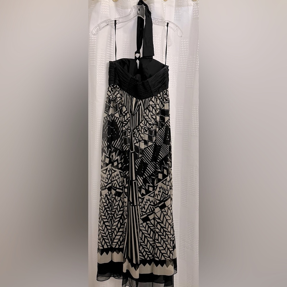 Beautiful size 4 maxi dress.